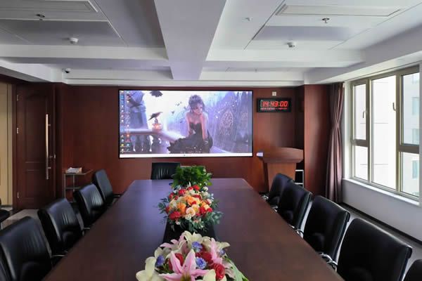 會議室使用LED顯示屏好還是液晶拼接屏好，會議室顯示大屏解決方案